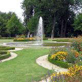 1201S 12 Schloss Neuhaus Aug 03